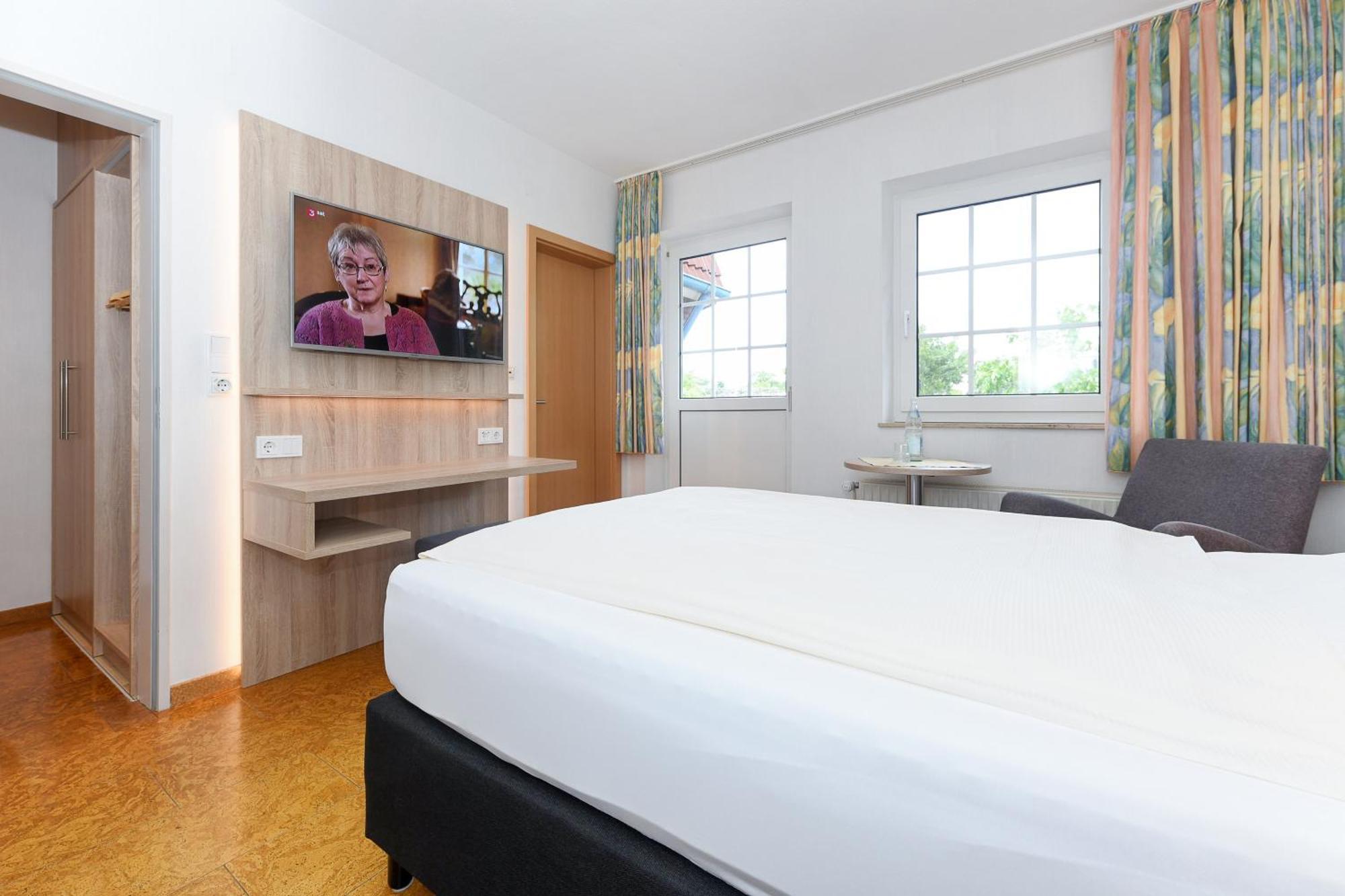 Hotel-Pension Stoertebeker Bensersiel Bagian luar foto